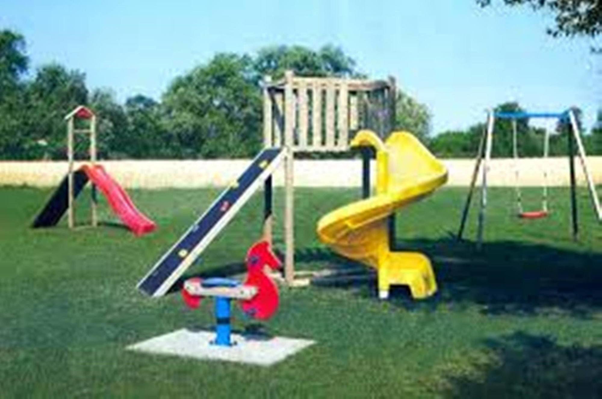 فندق Il Parco Degli Ulivi فيلافرانكا تيرينا المظهر الخارجي الصورة